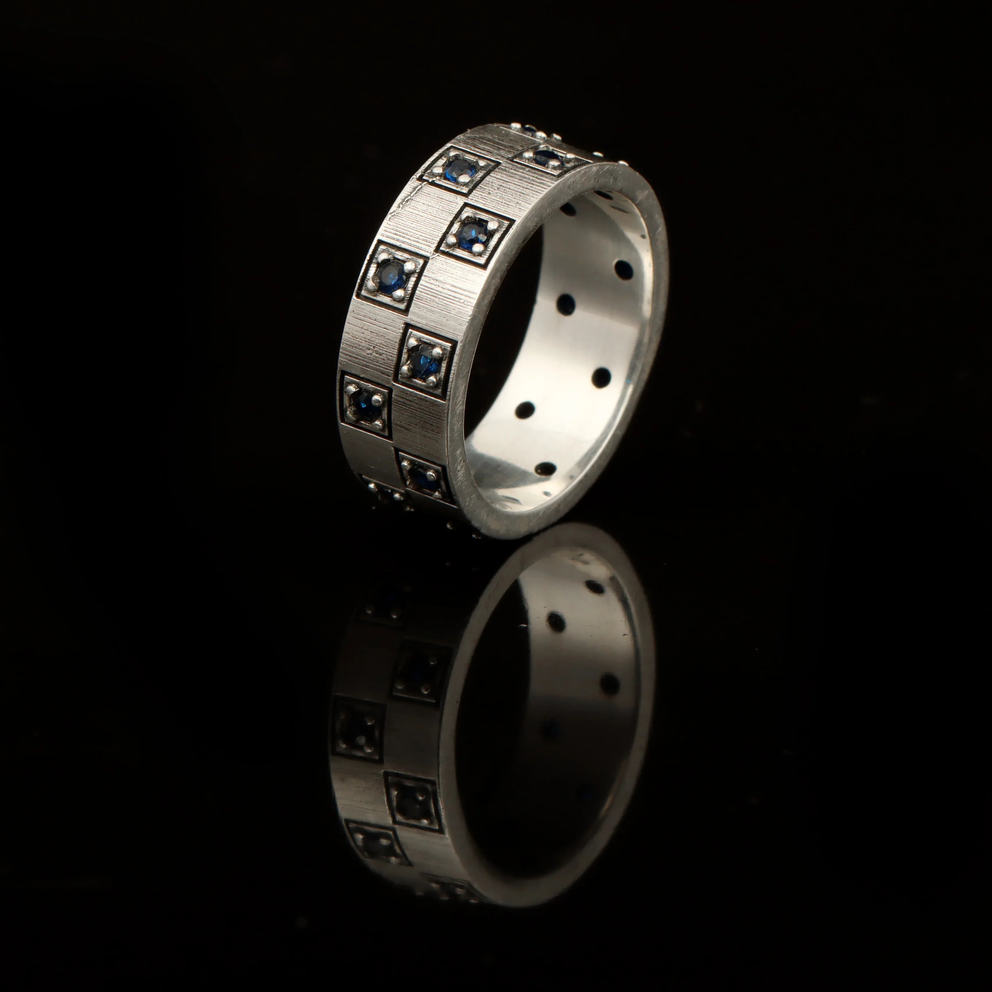 141_1 - Look Jewels