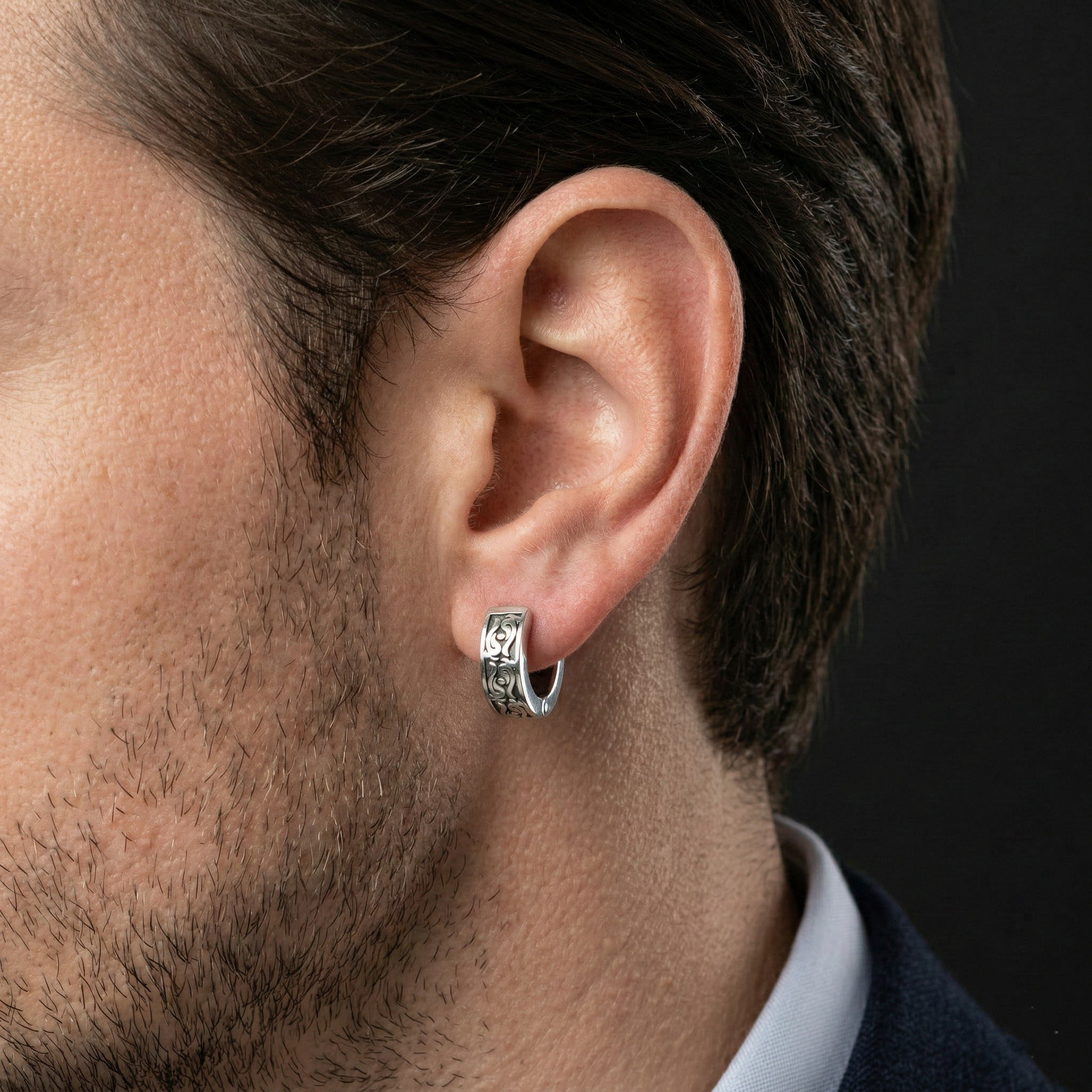 Men’s Classic Scroll Huggie Hoop Earrings – Oxidized 925 Sterling Silver