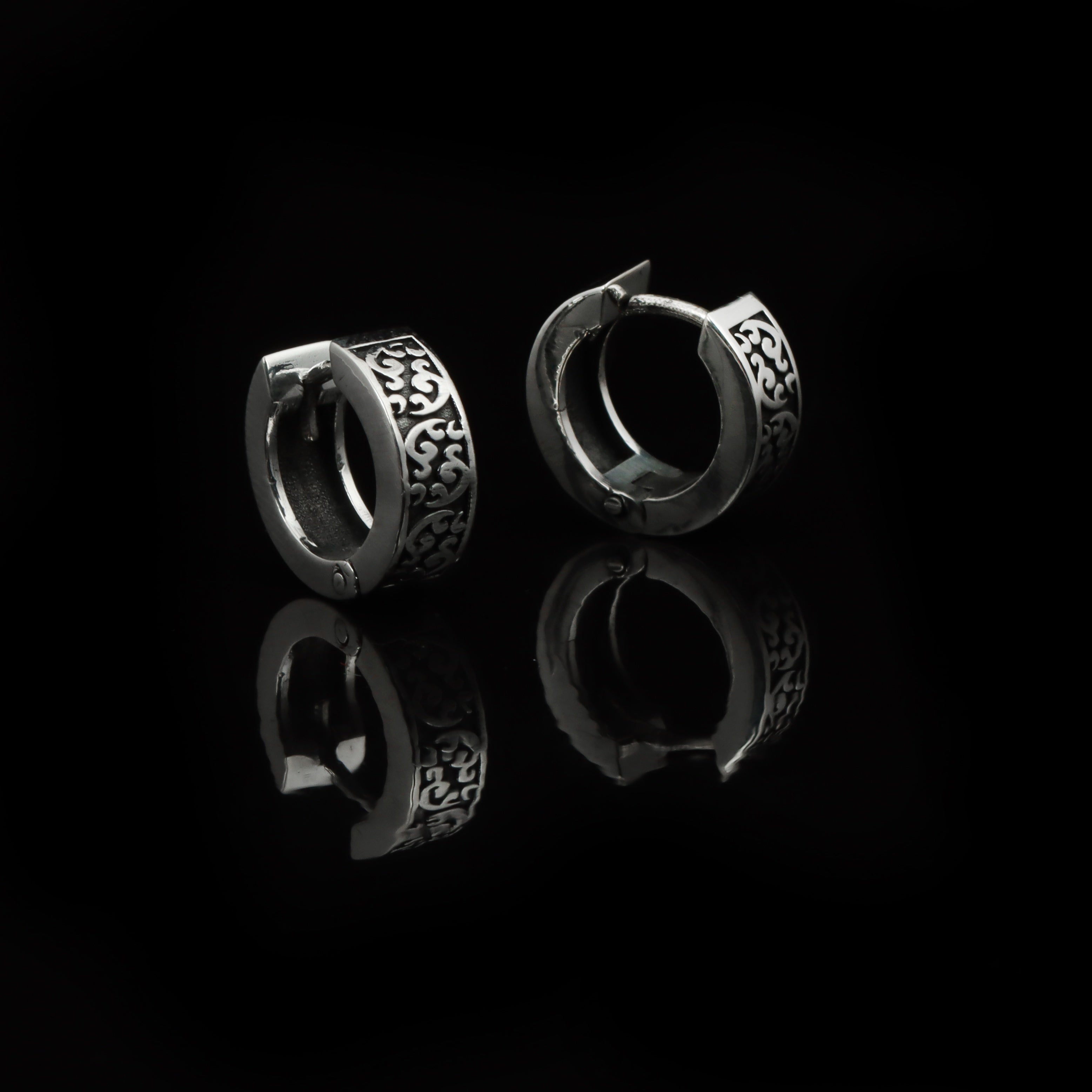 Men’s Vintage Scroll Huggie Hoop Earrings – Oxidized 925 Sterling Silver