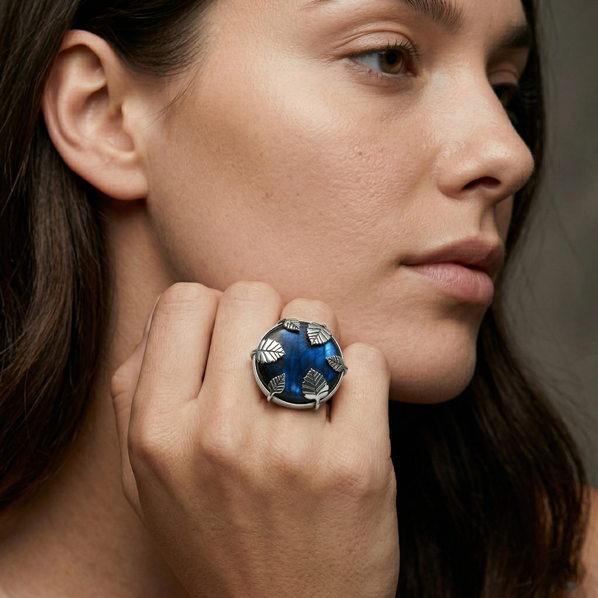 Midnight Leaf Labradorite Statement Ring – 925 Sterling Silver