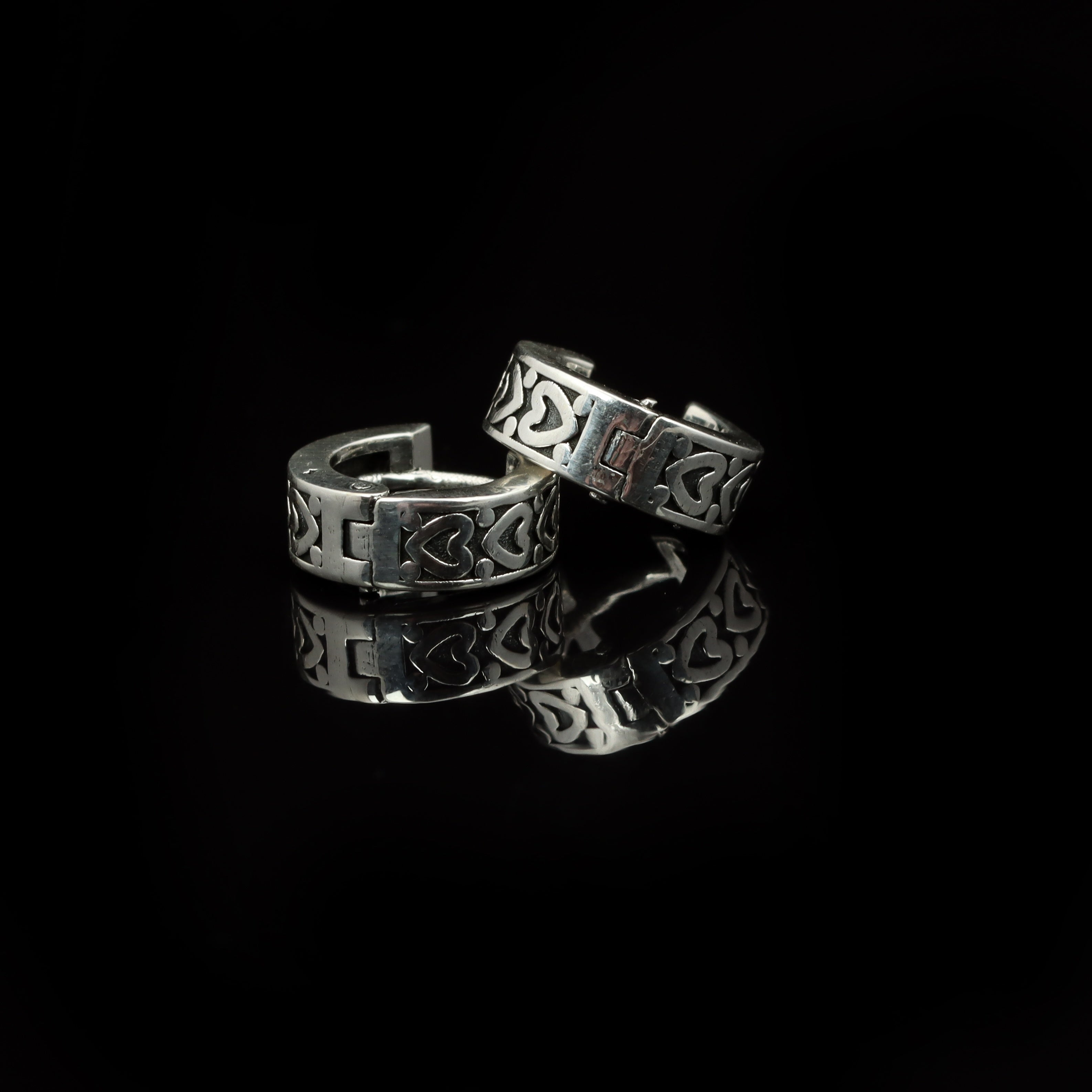 Men’s Heart Pattern Huggie Hoop Earrings – Oxidized 925 Sterling Silver