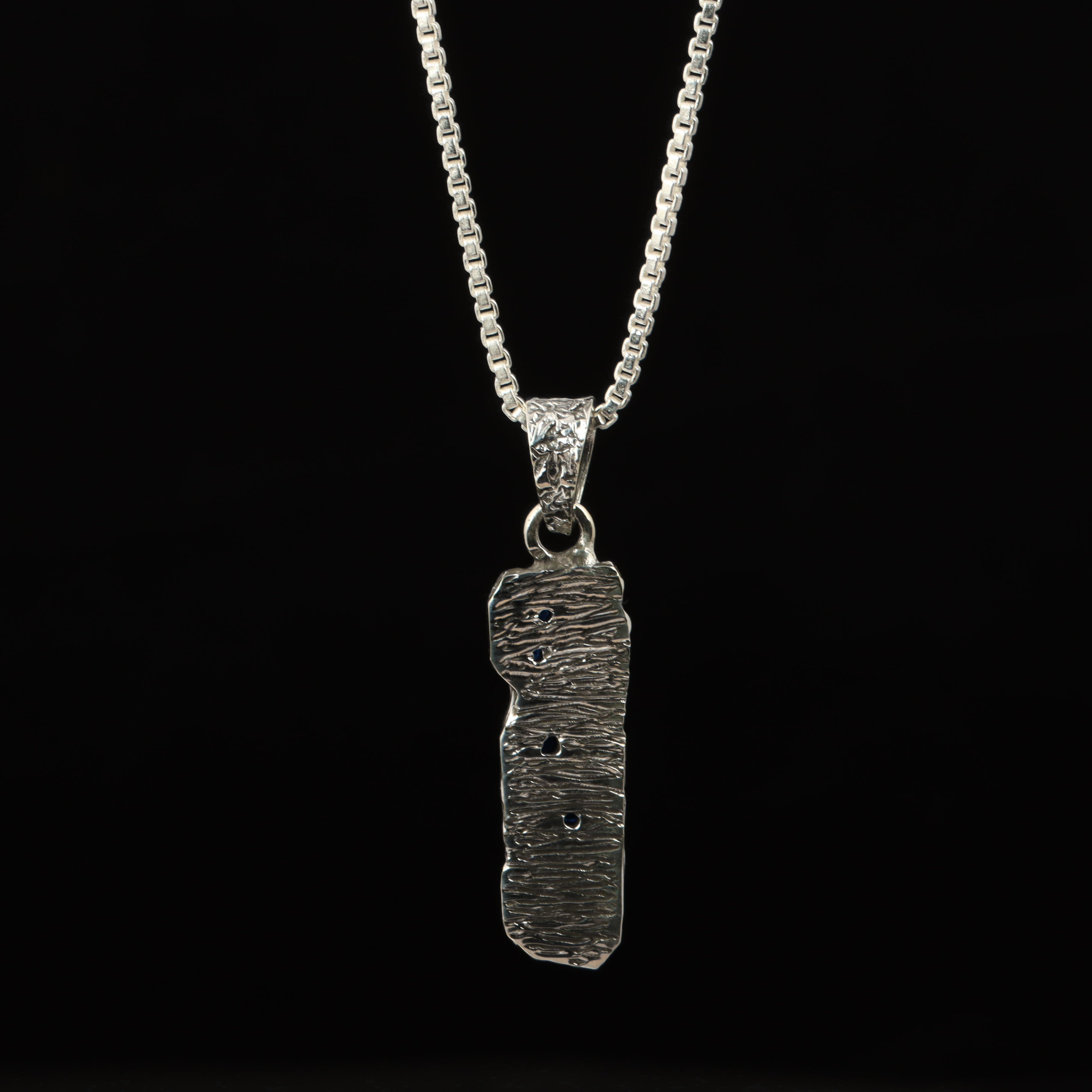 Blue Sapphire Leaf Vein Textured Pendant – 925 Sterling Silver