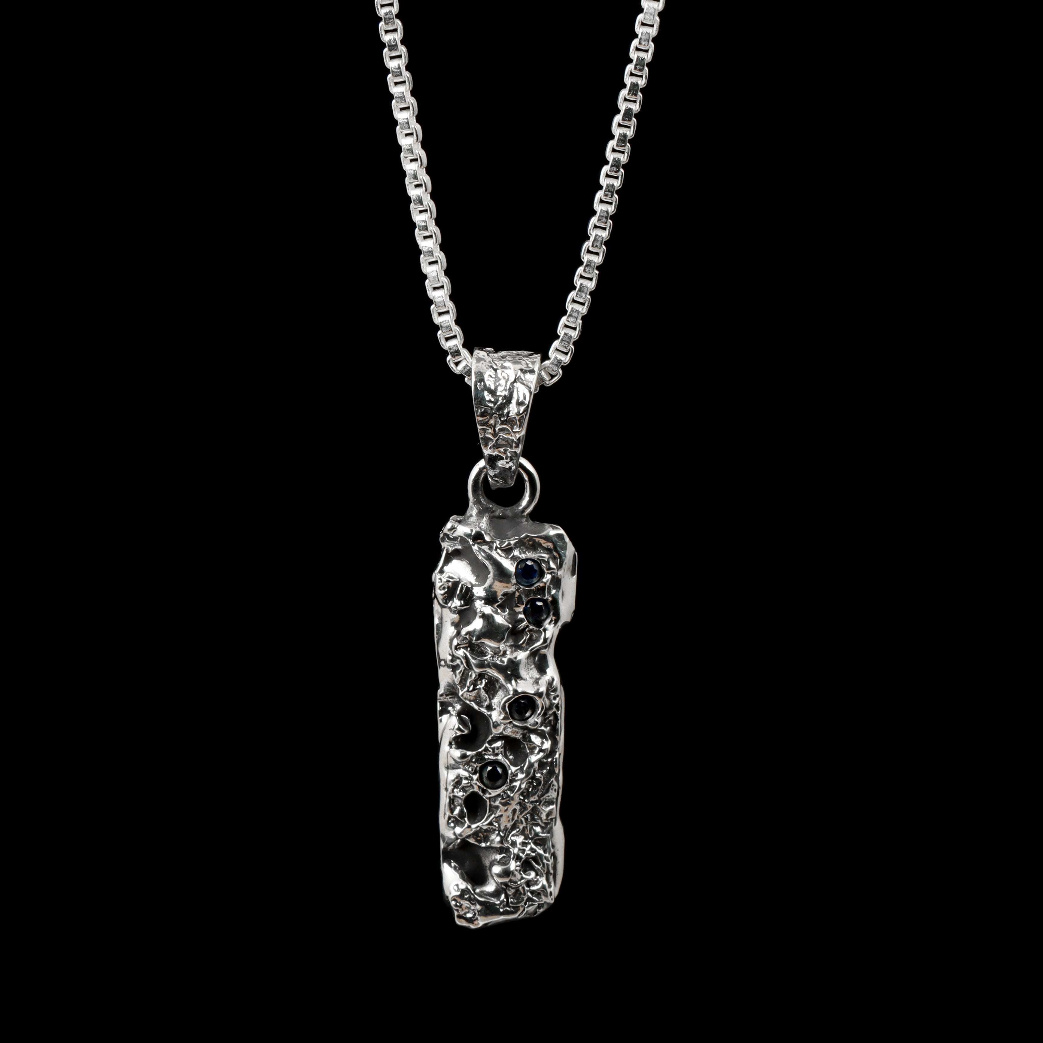 Blue Sapphire Leaf Vein Textured Pendant – 925 Sterling Silver