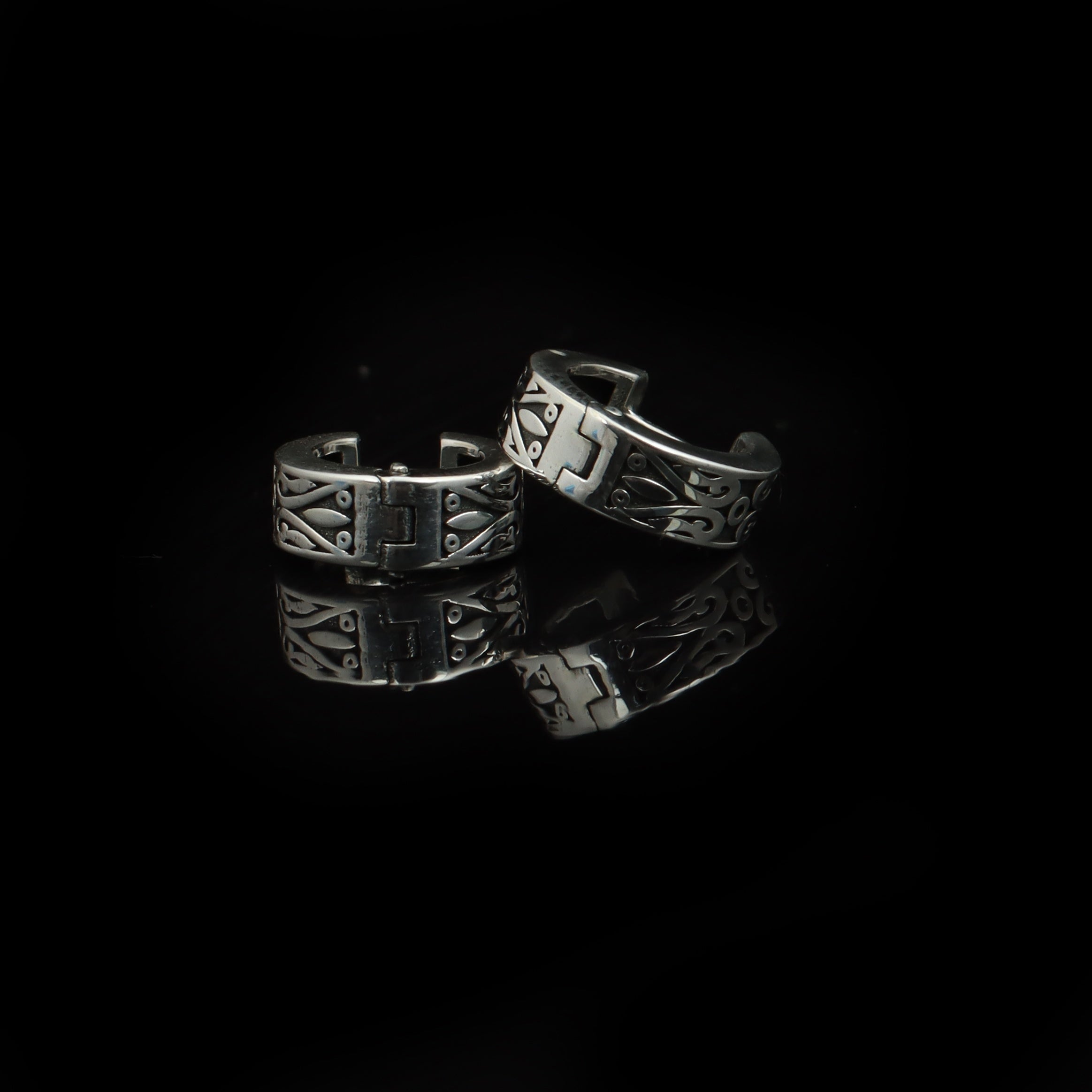 Men’s Tribal Scroll Huggie Hoop Earrings – Oxidized 925 Sterling Silver