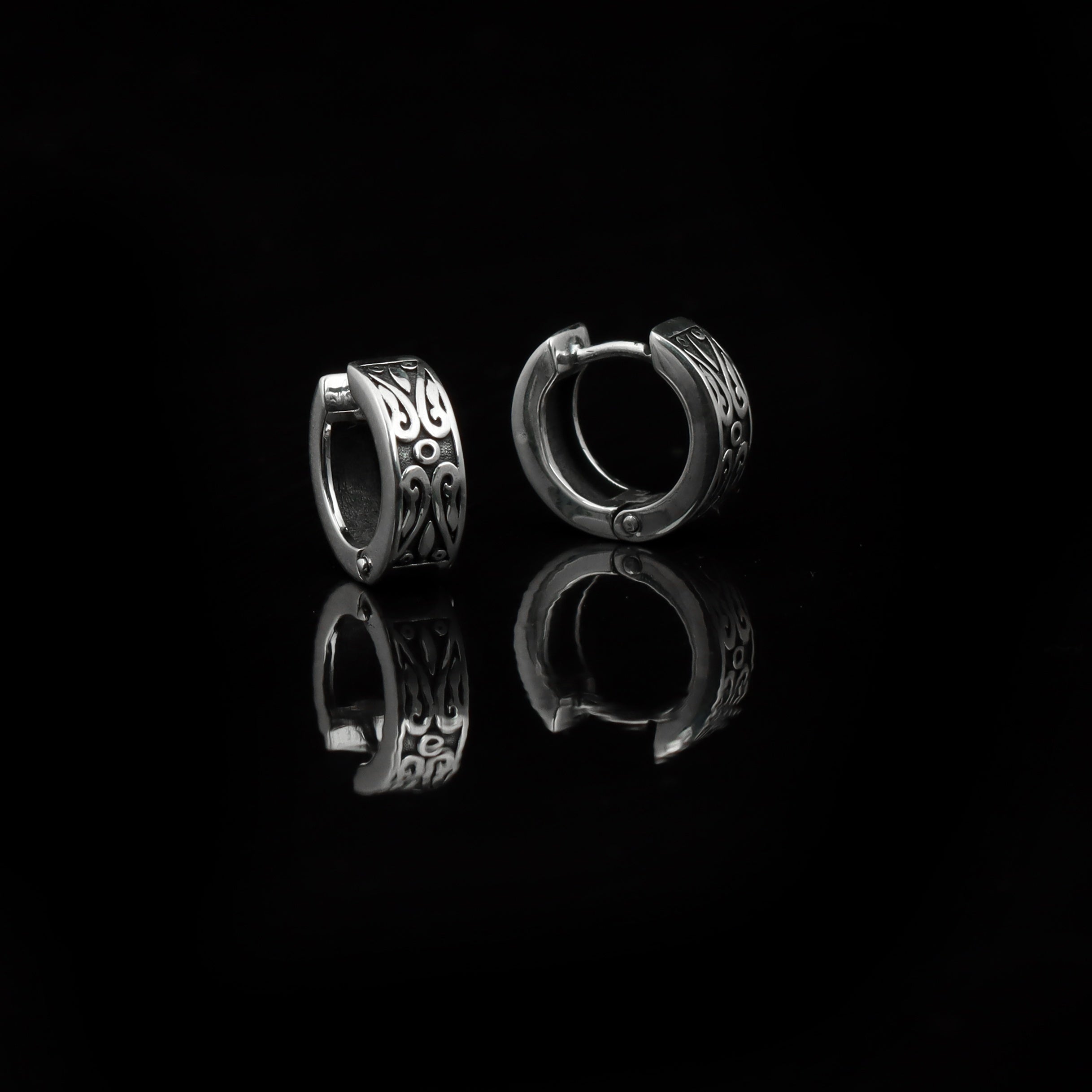 Men’s Tribal Scroll Huggie Hoop Earrings – Oxidized 925 Sterling Silver