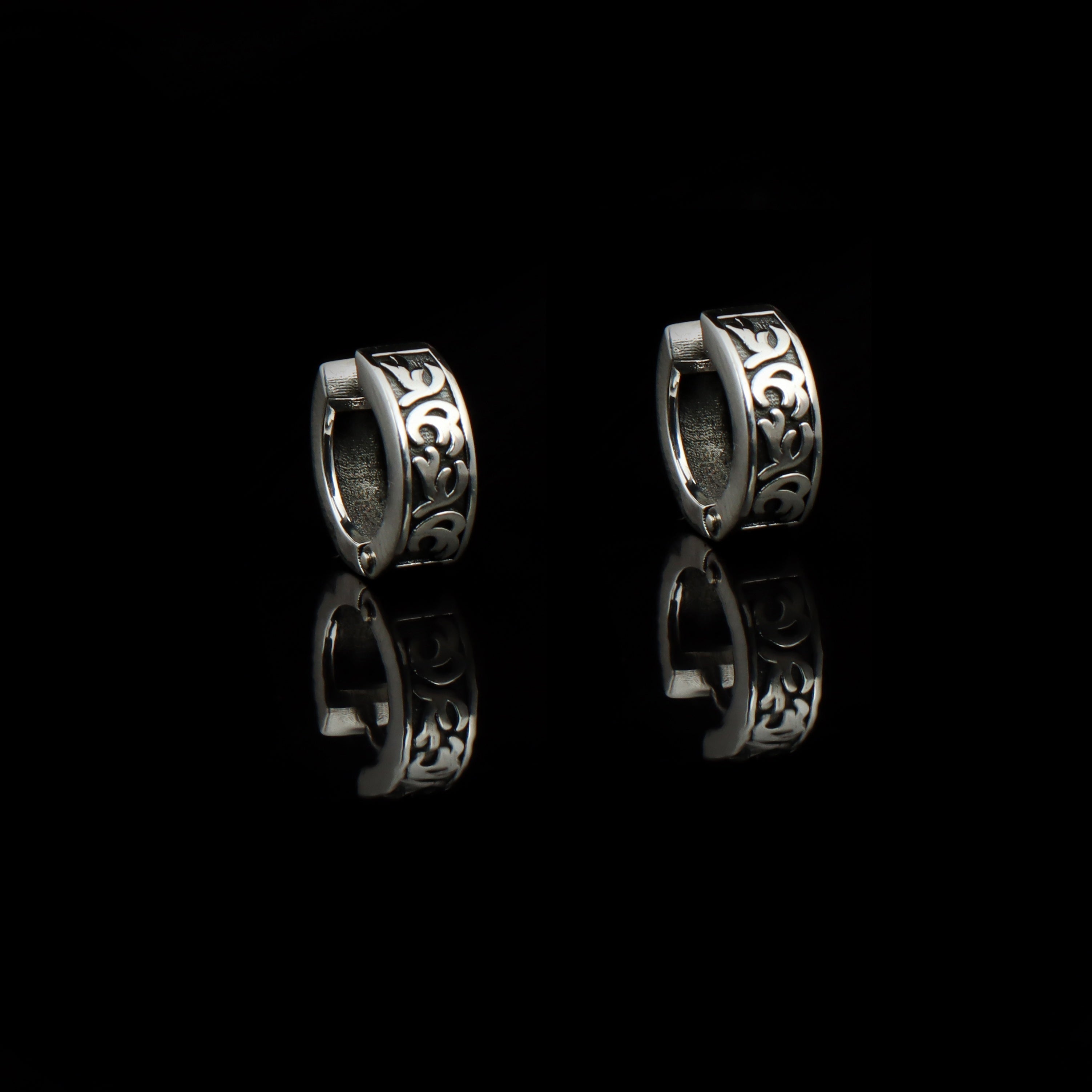 Men’s Ornamental Scroll Huggie Hoop Earrings – Oxidized 925 Sterling Silver