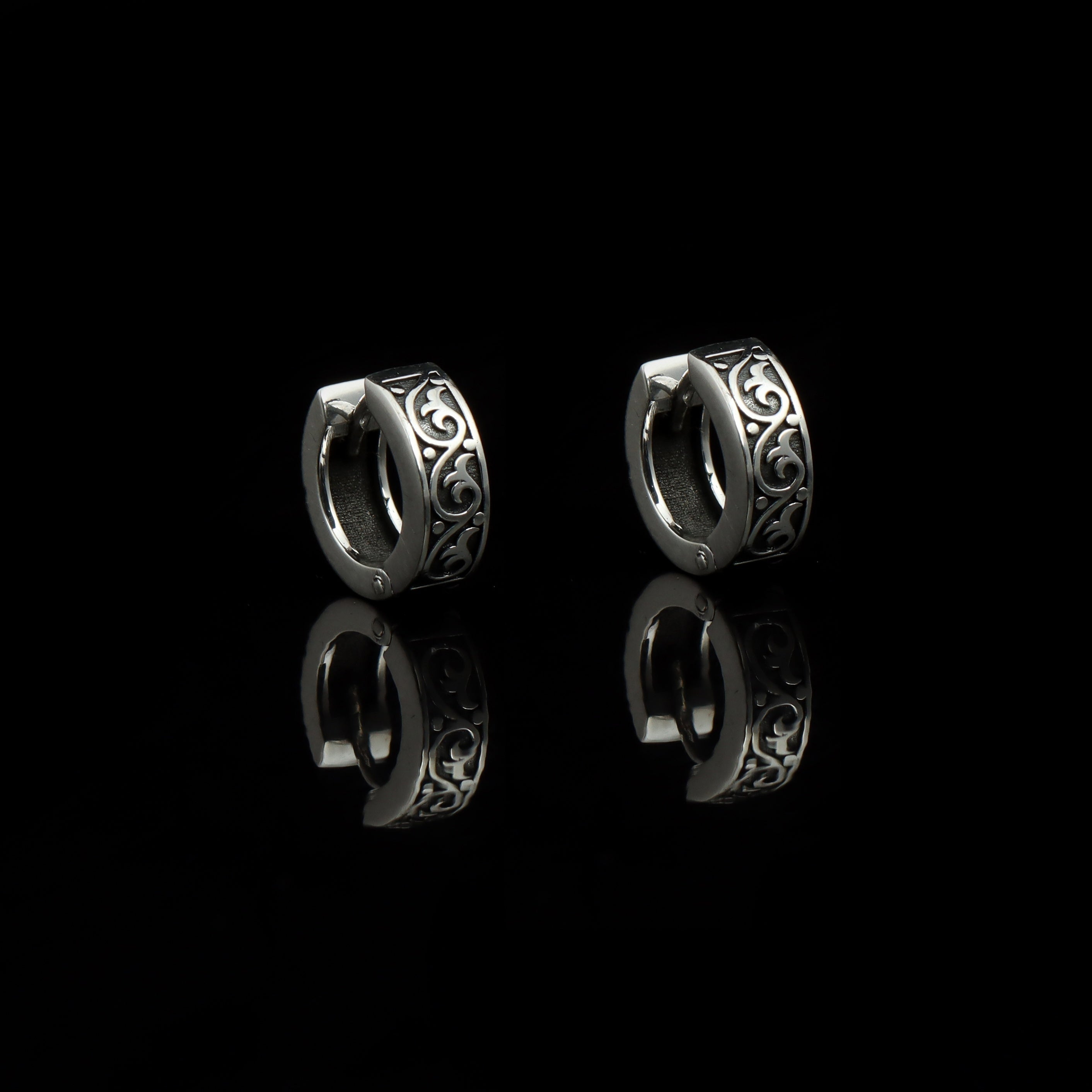 Men’s Vintage Scroll Huggie Hoop Earrings – Oxidized 925 Sterling Silver