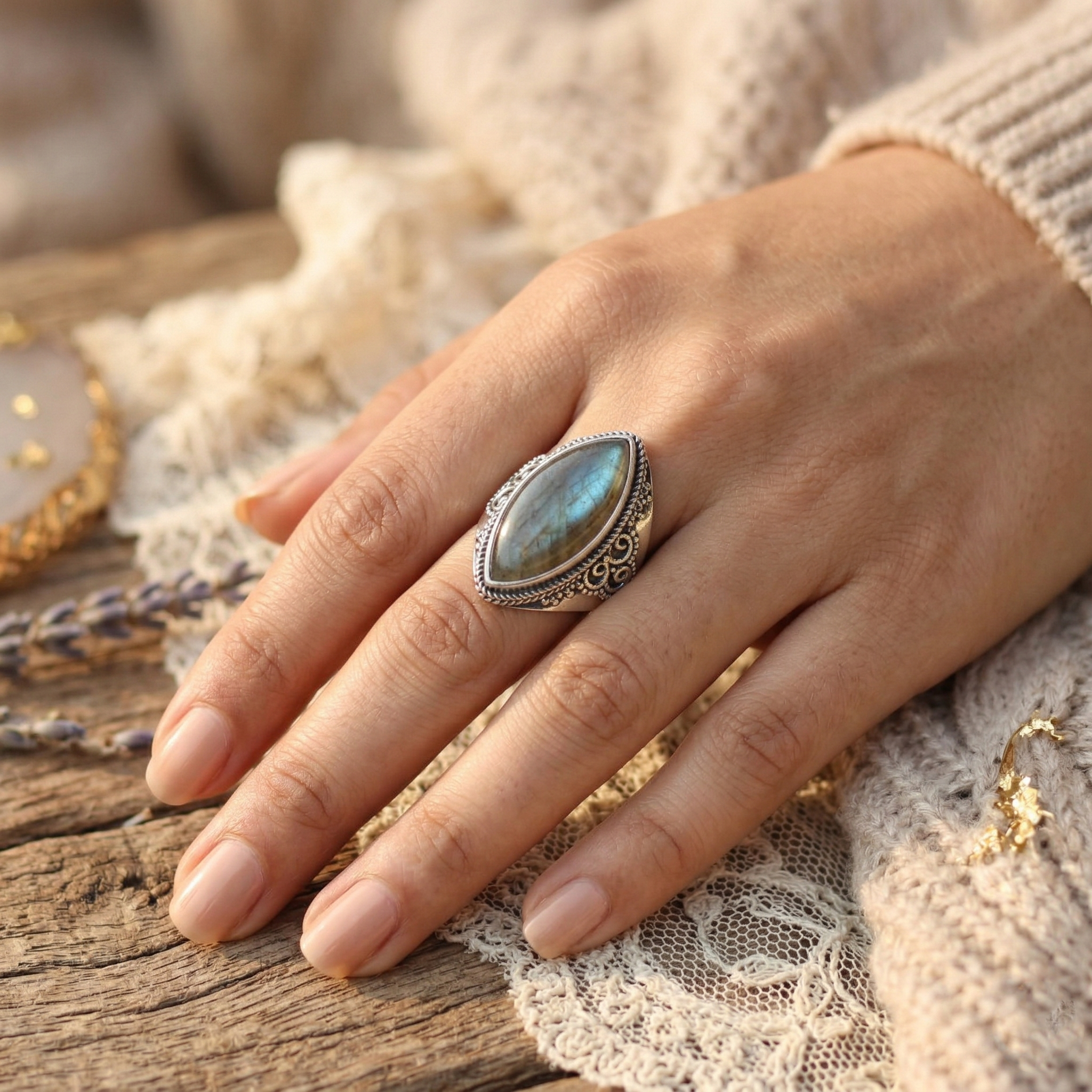 Royal Crest Labradorite Statement Ring – 925 Sterling Silver