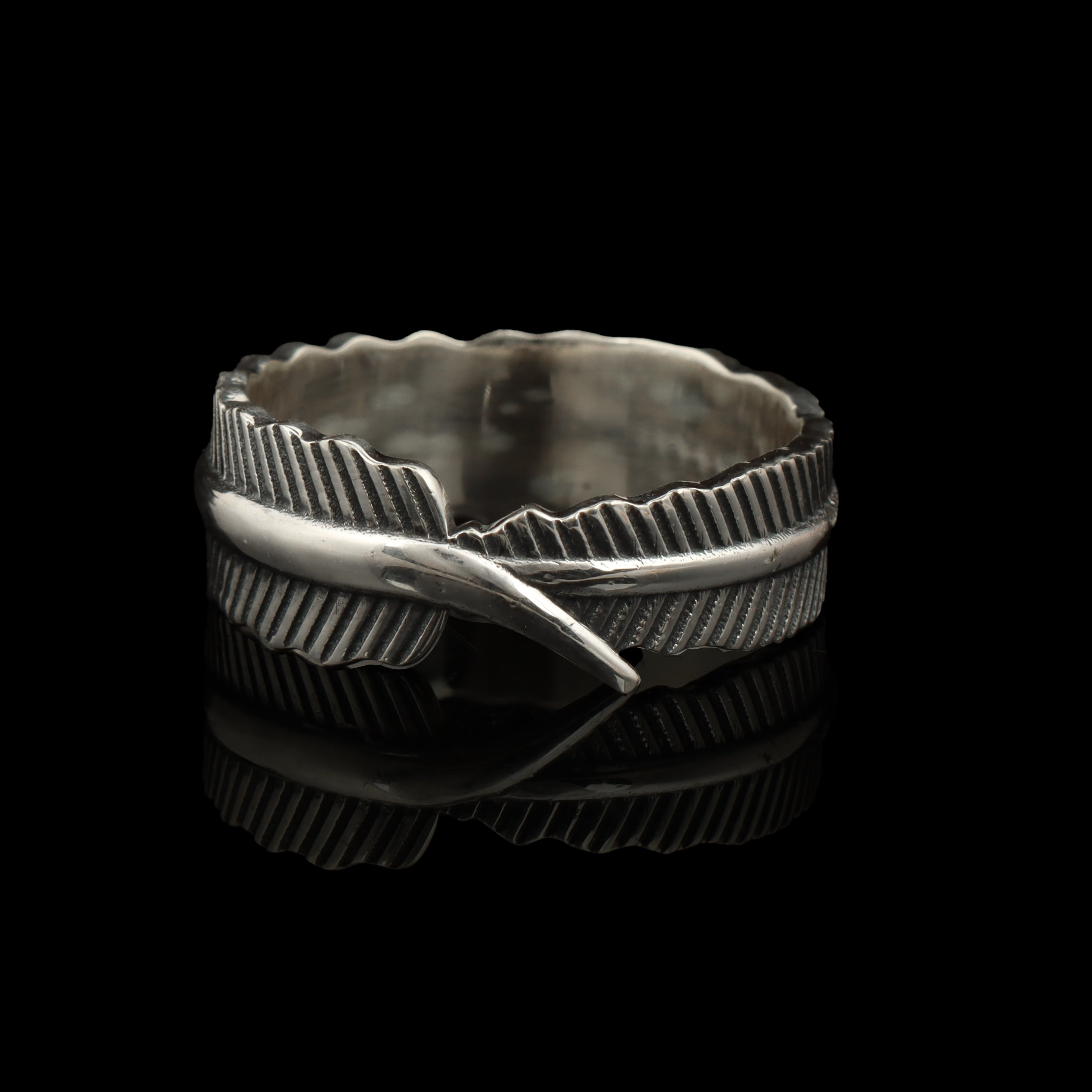 Aerathion Sovereign Plume Band – 925 Sterling Silver