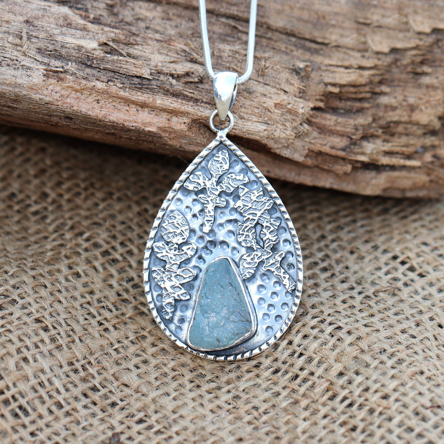 925 Sterling Silver Raw Aquamarine Gemstone Pendant