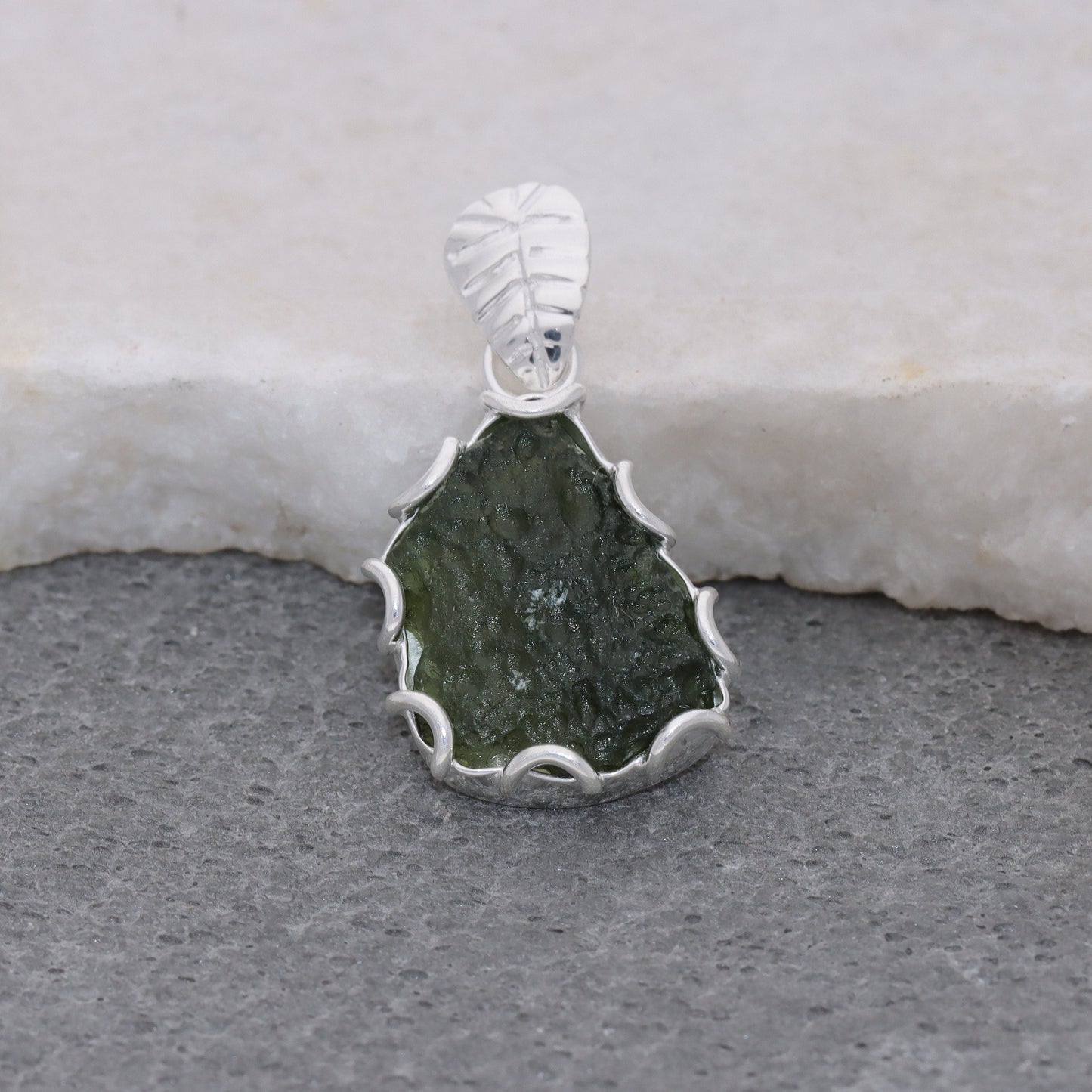 925 Sterling Silver Genuine Czech Republic Moldavite Gemstone Pendant Jewelry