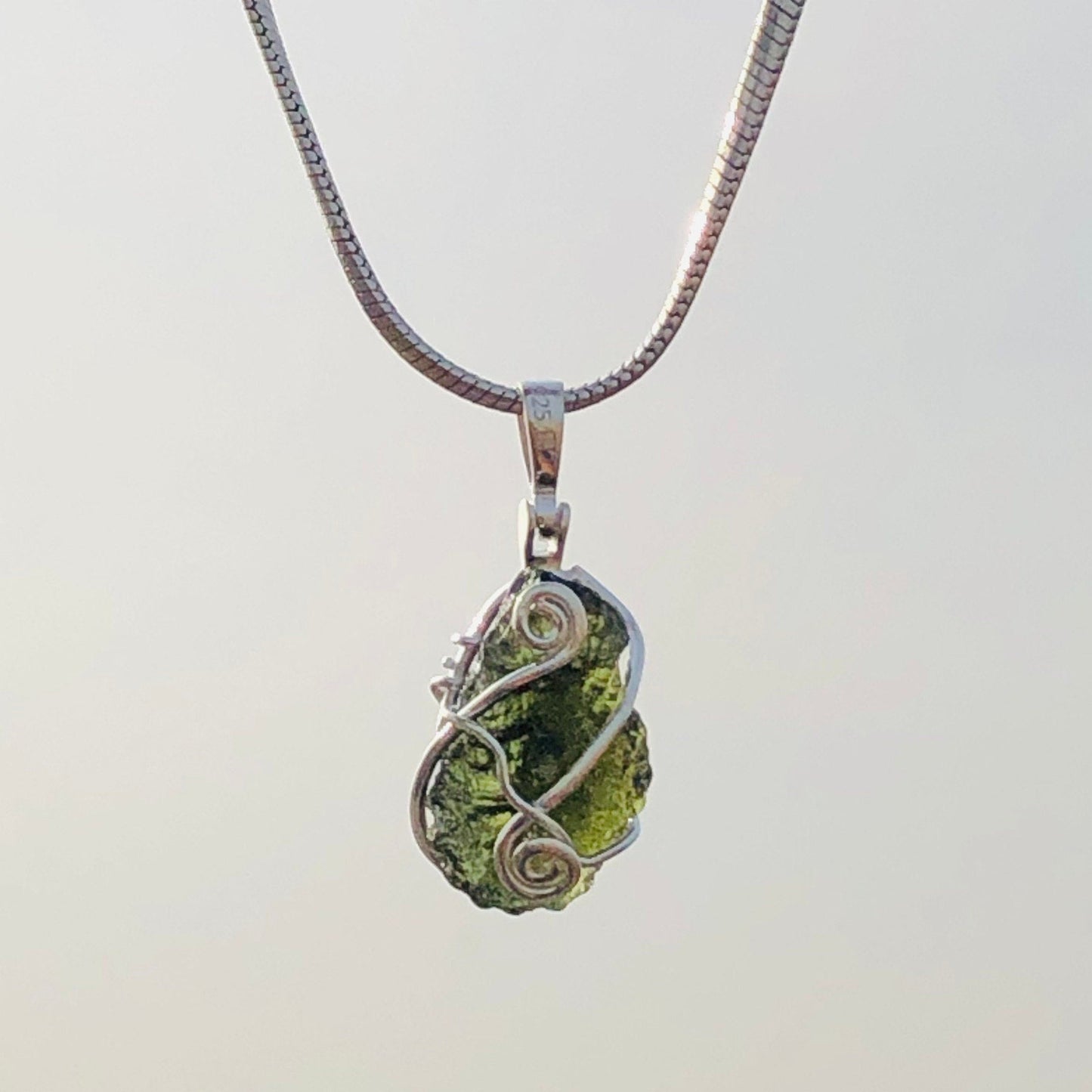 925 Sterling Silver Authentic Czech Republic Moldavite Gemstone Pendant Jewelry